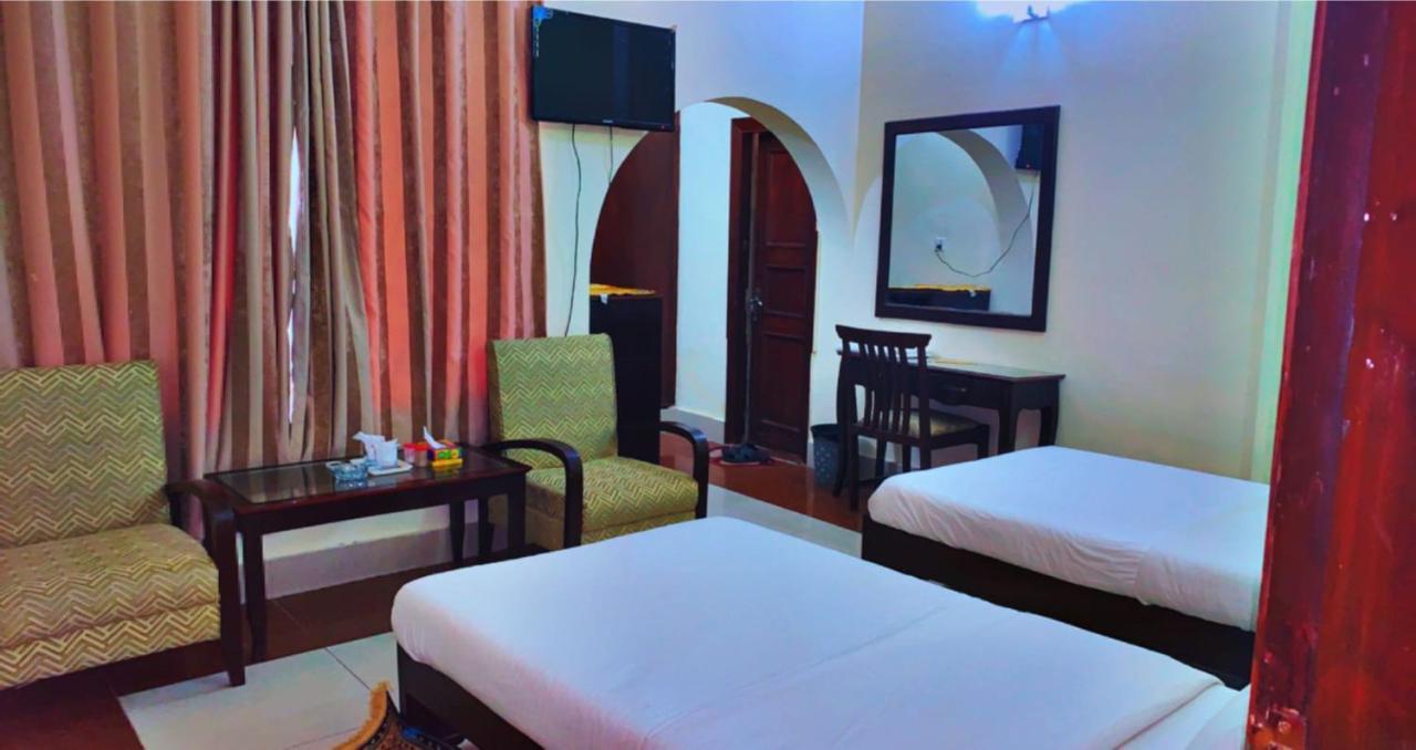 Crown Castle Peshawar Hotel Exterior photo